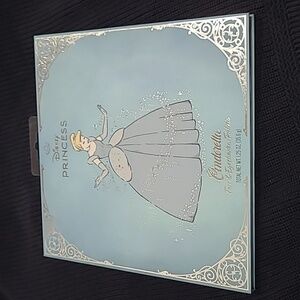 Disney Princess Cinderella Face and Eye Shadow Palette Highlighter Blush 22shade
